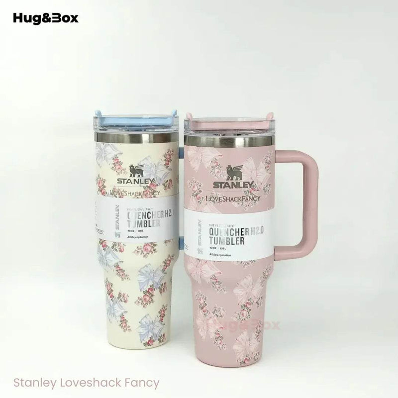 The Stanley X LoveShackFancy Holiday Quencher | 40 OZ - Hug&Box